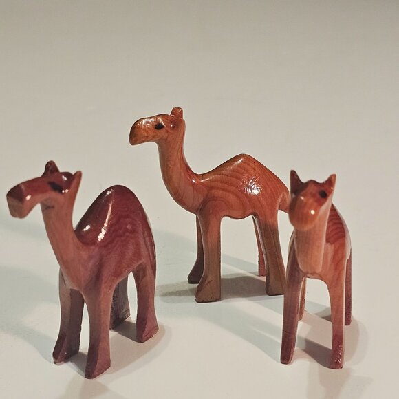 Hand Carved Wooden Camels 3 Pc Christmas Nativity Pieces 2" Tall And Long - Picture 2 of 12